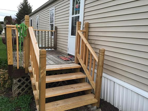 Back entrance deck