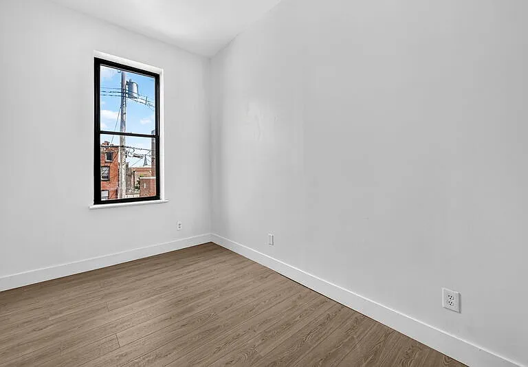 1704 S Tucker Blvd #A — Photo 9