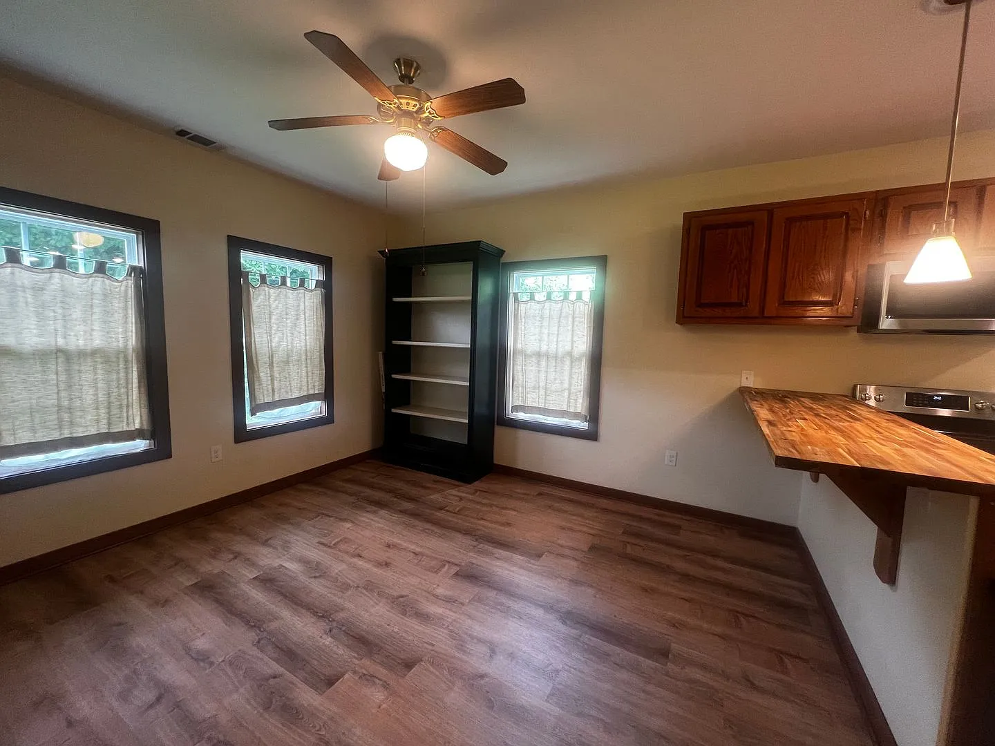 Beautifully Renovated 3-Bedroom Home with Fenced Yard in Jefferson, GA — Photo 4