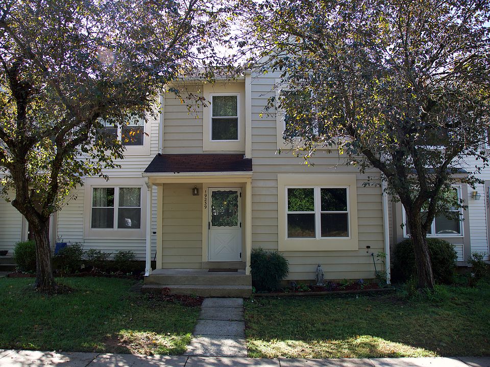Front Exterior (Main)