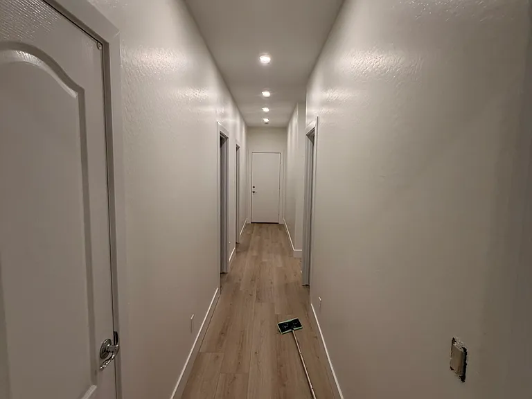 7037 W Sophie Ln — Photo 5