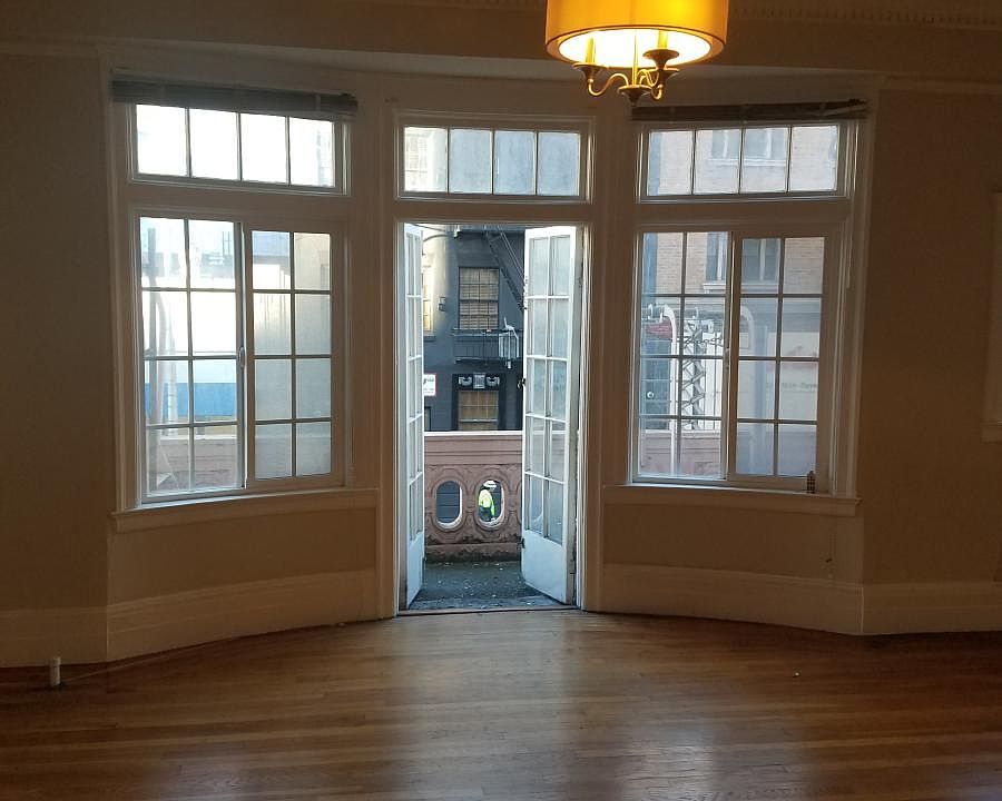 street view/balcony