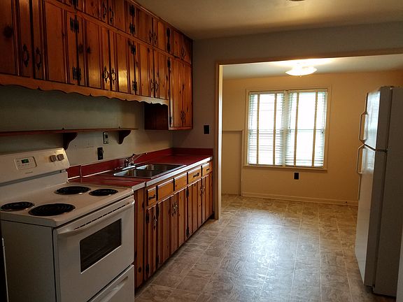 Laundry and Dining Area