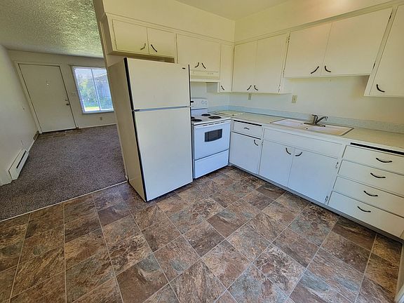 3rd image of 310 42nd St APT 8