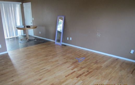 3rd image of 606 Cedar Dr