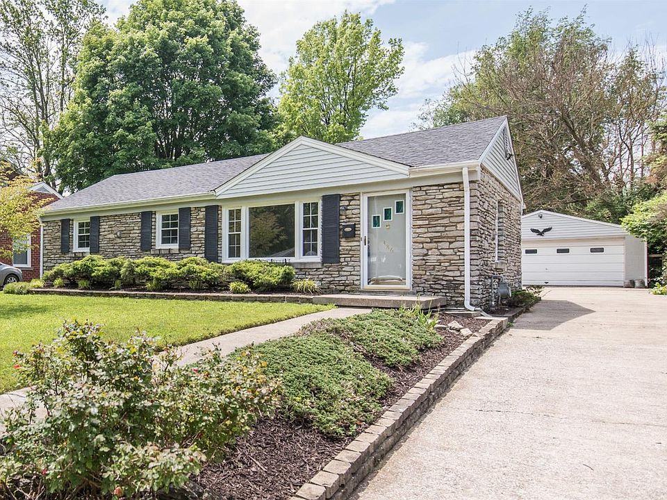 1st image of 386 Stratford Dr