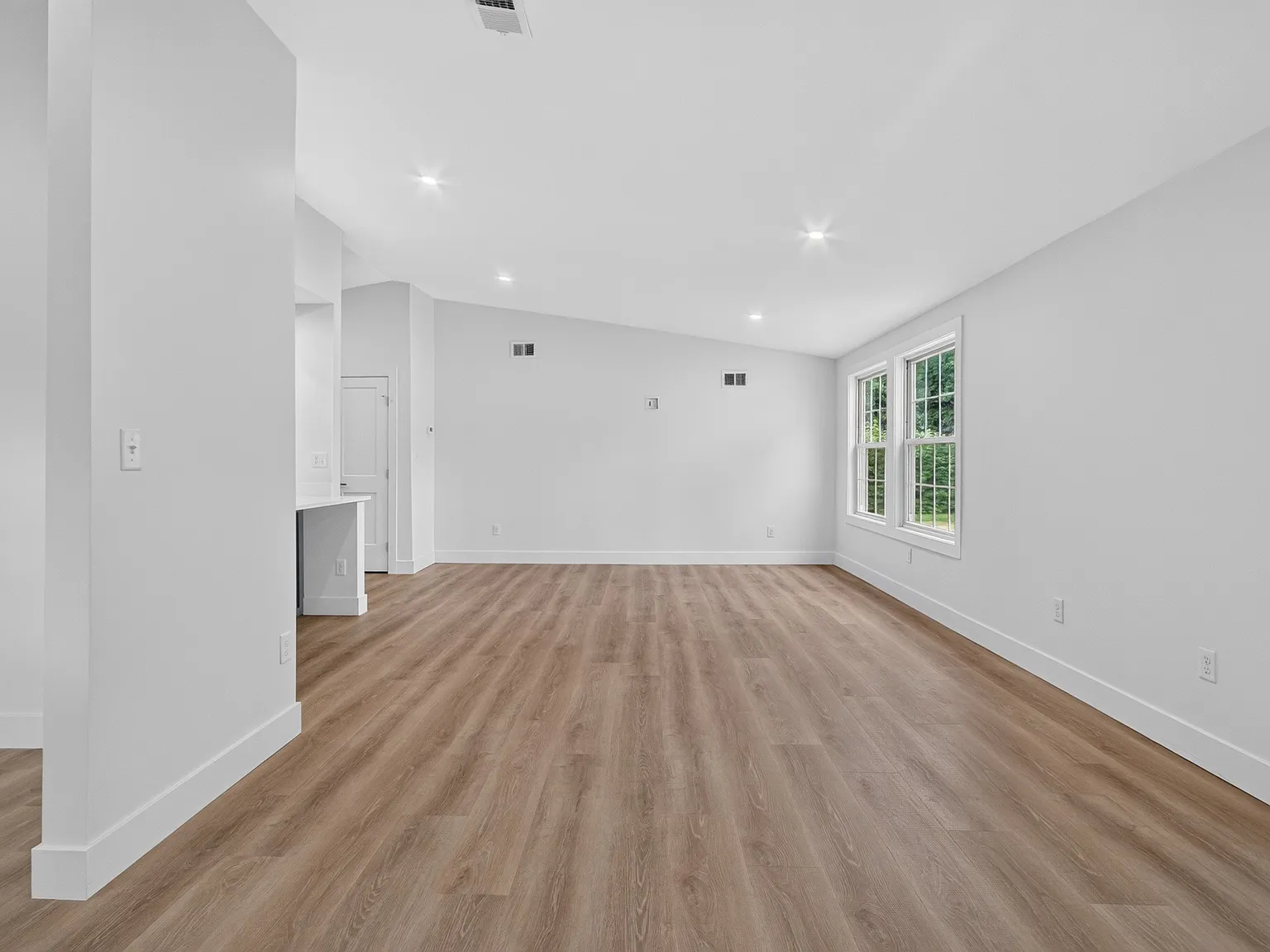 3 bed, $2,700 — Photo 3