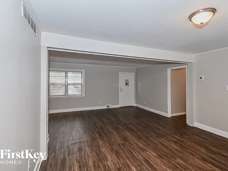 5442 Blackwell Rd — Photo 2