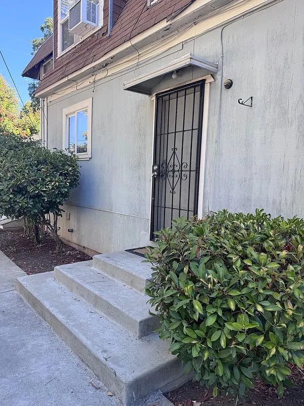 2 bed, 1.0 bath, 750 sqft, $1,500 — Photo 2