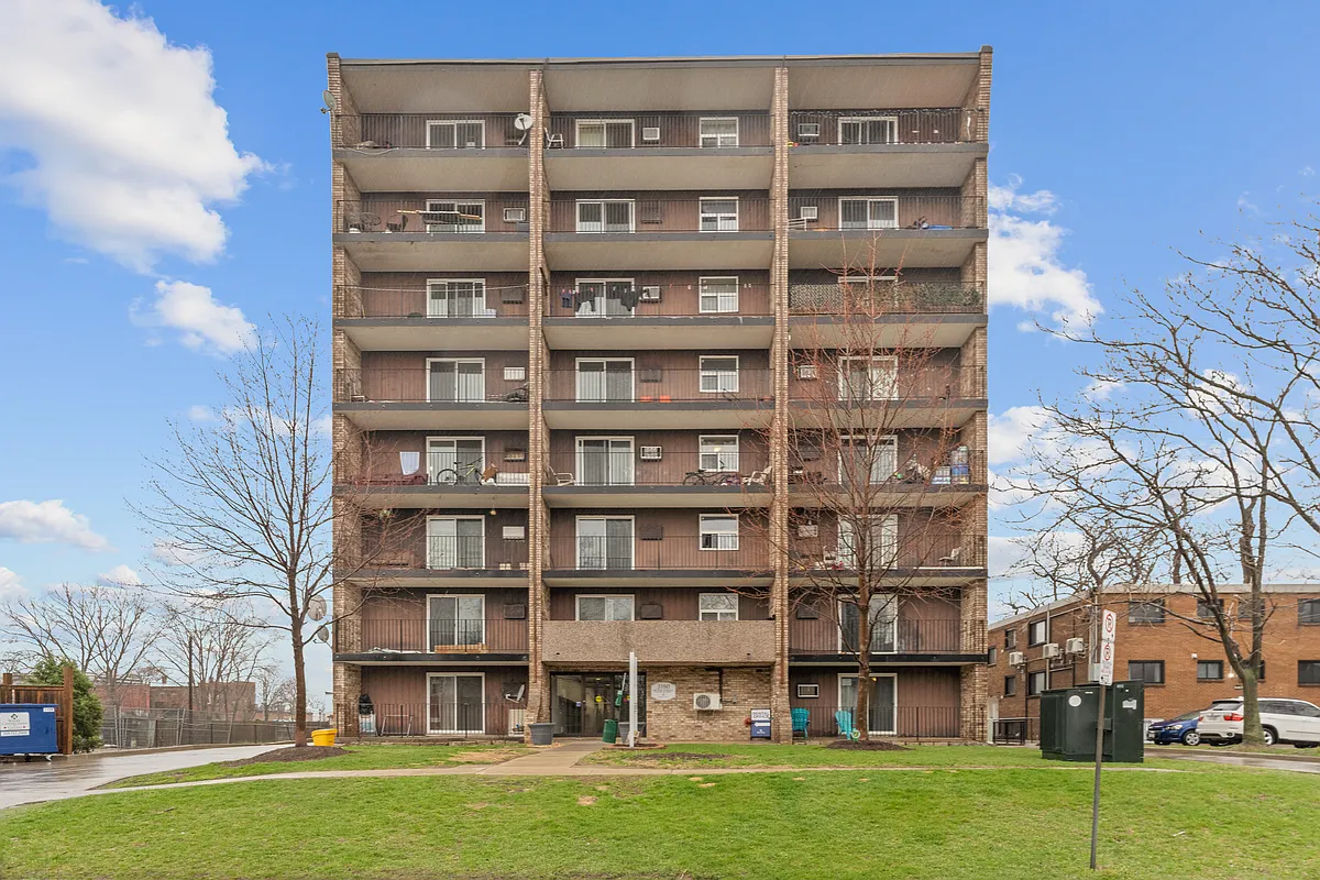 Building Photo - 3160 Peter St