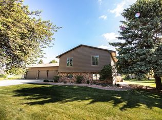1416 Pebble Beach Rd, Mitchell, SD 57301