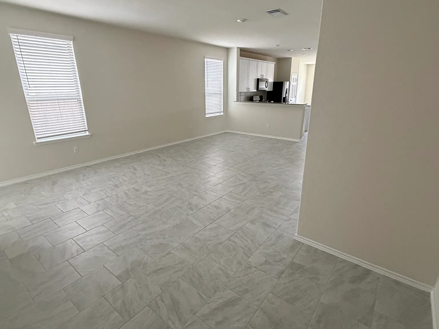 3 bed, 1540 sqft, $2,100 — Photo 4