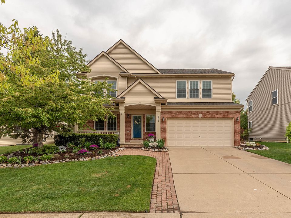 1st image of 661 Morning Glory Ln