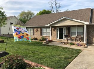 225 Raintree Dr, Clarksville, TN 37042