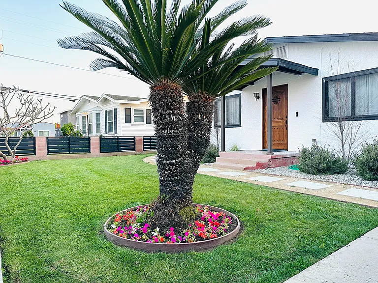 525 Sycamore Pl — Photo 2