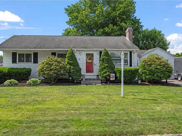 12 Commodore Ave, Warwick, RI 02888