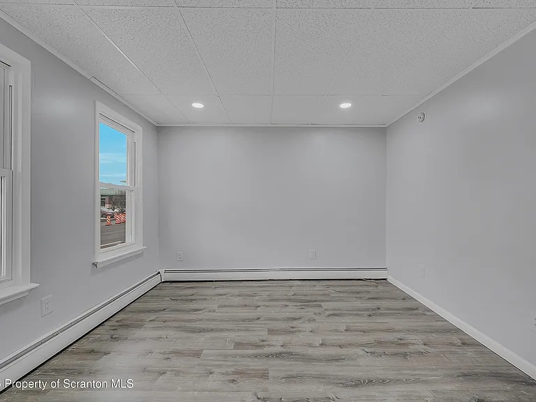 8 Green Ridge St #1 — Photo 5