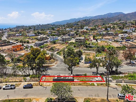 4th image of 545 N Las Casas Ave