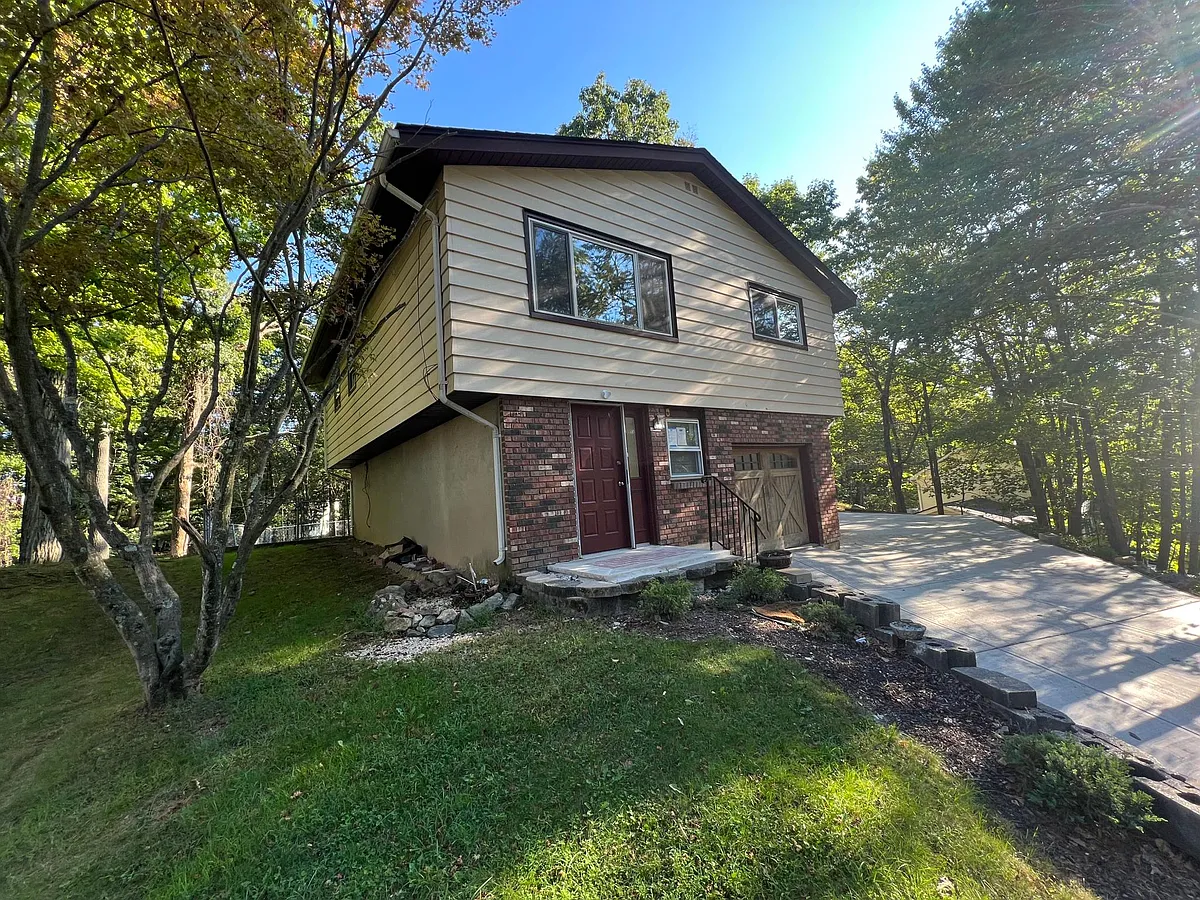 Building Photo - 118 Evergreen Ave