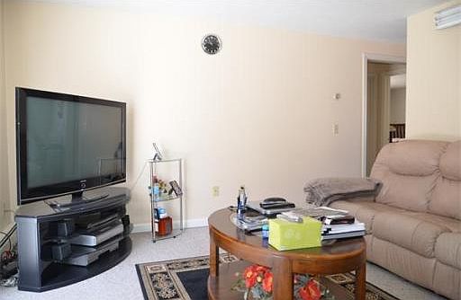 4th image of 36 Melvin Ave