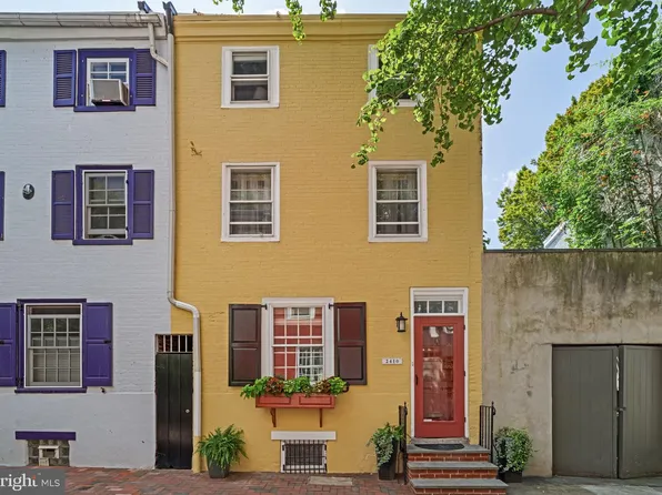 2410 Panama St, Philadelphia, PA 19103