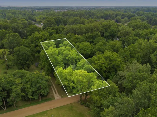 6785 Edwards Rd, Van Buren Township, MI 48111
