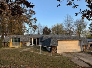 1302 6th Ter, Barling, AR 72923