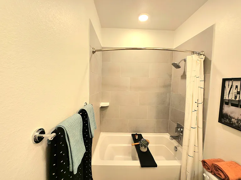 E William Cannon Dr — Photo 7