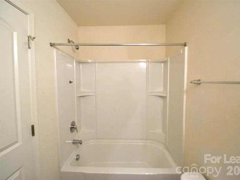 843 Plaza Walk Dr — Photo 20