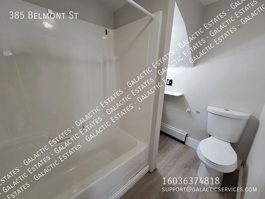 Single Family Home w/off-street parking — Photo 4
