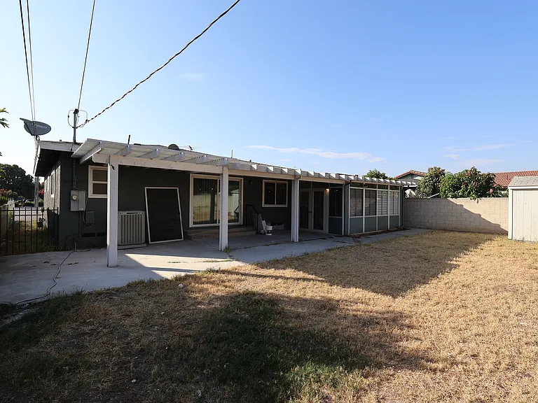 1618 N Hacienda Blvd — Photo 22