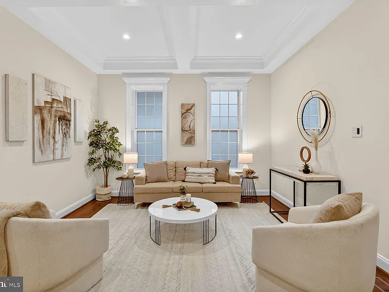 600 Harvard St NW #1 — Photo 3