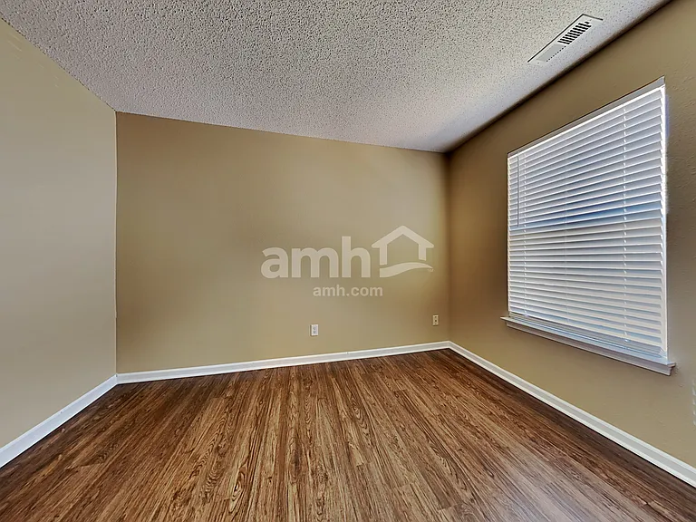 10981 Clear Spring Dr — Photo 16