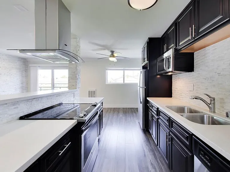 1662 Hollenbeck Ave #19 — Photo 2