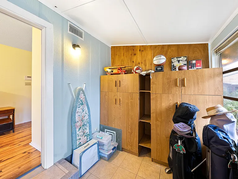 101 E Grothe St — Photo 20