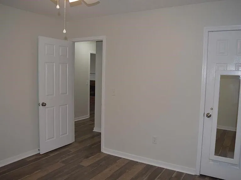 128 Eastwood Dr — Photo 4