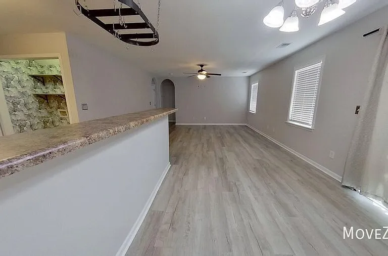 1347 Parkland Way — Photo 13
