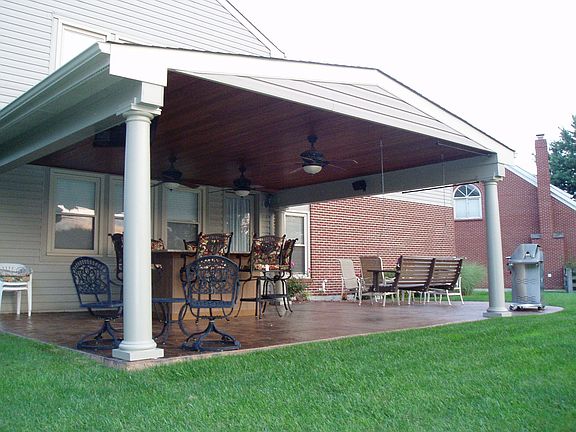 Covered patio with fans/tv