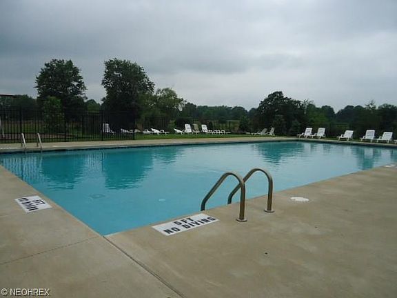 5th image of 910 Duck Hollow Cir NE