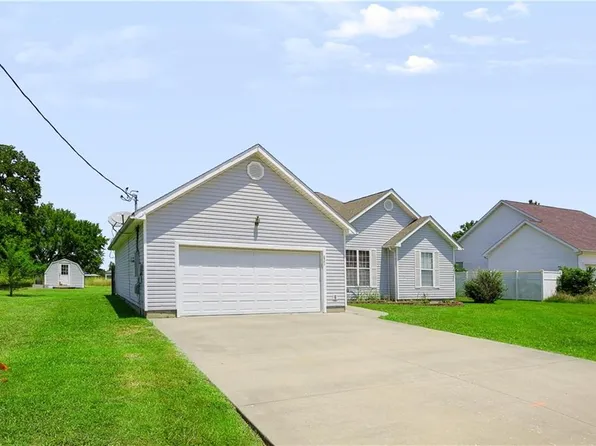 821 E 19th St, Galena, KS 66739