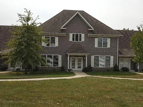 706 Canterbury Dr #H Photo 1