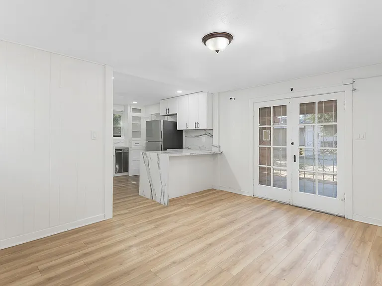 1359 Jasper Ave #2 — Photo 33