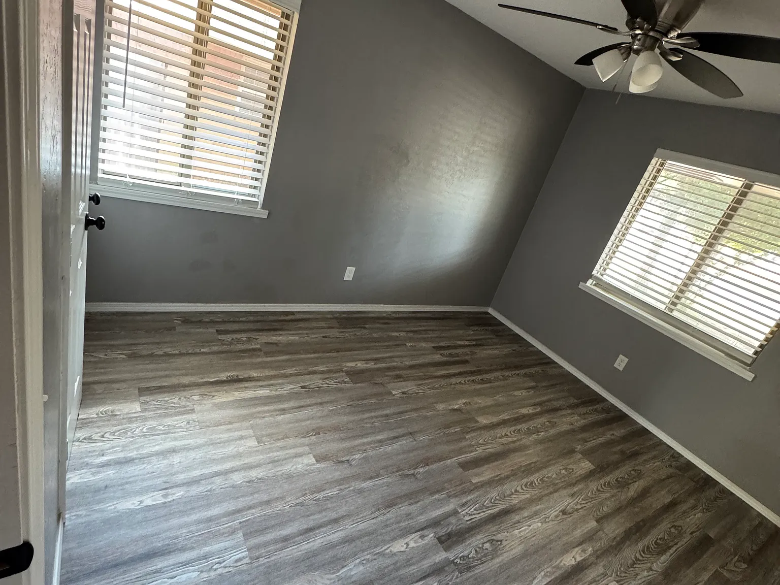 3 bed, 1.5 bath, 1136 sqft, $1,500 — Photo 4