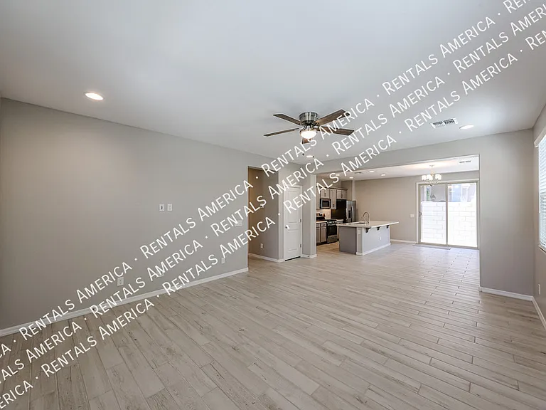 9978 W Piccadilly Rd — Photo 7