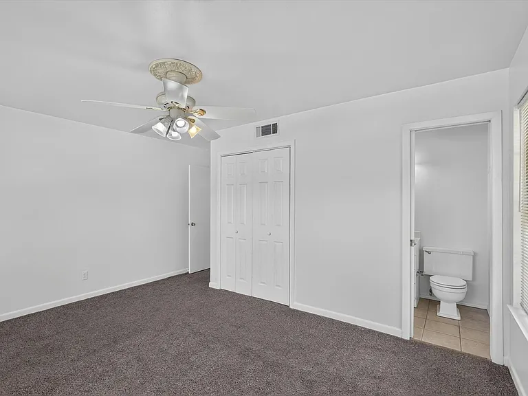 2539 Highwood Dr — Photo 15