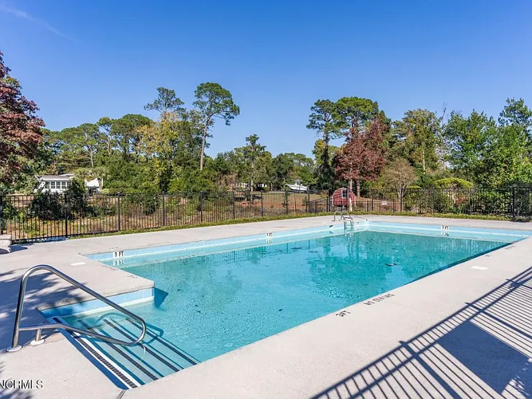 Community pool