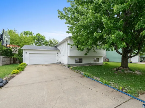800 N Poplar Ave, Tea, SD 57064