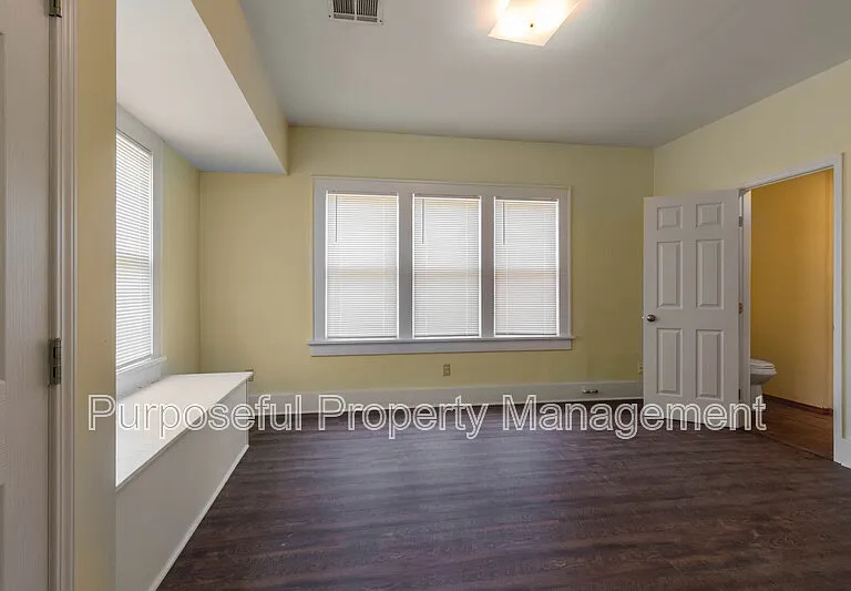 728 NE 15th St — Photo 19