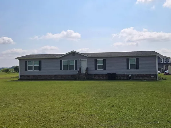 1037 Newport Loop Rd, Newport, NC 28570