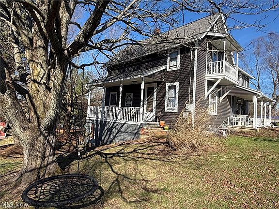 3rd image of 611 Mill St SE